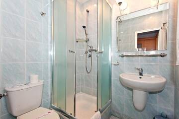 Фото номера Трехместный номер Отель Hotel Logos г. Сувалки 3