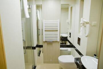 Фото номера Двухместный номер с 1 кроватью или 2 отдельными кроватями Отель Velvet Hotel &amp; Restaurant г. Сувалки 12