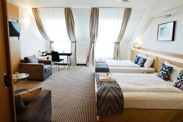 Фото номера Улучшенный номер-студио Отель Velvet Hotel &amp; Restaurant г. Сувалки 3